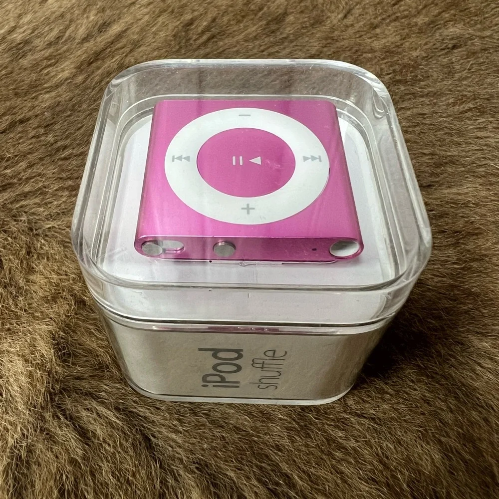 Y2K Apple IPod Shuffle 2gb NWT